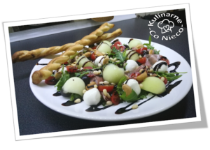 Sałatka Parma z Mozzarellą, Melonem i Orzeszkami Pinii Obraz15.png