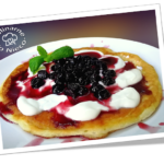 Śmietanowiec z Mascarpone i Czekoladowymi Cukierkami M&M’s