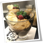 Ciasto Buraczane z Polewą Jogurtową i Chipsami Kokosowymi