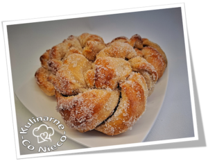 Bułeczki Kardamonowe z Masłem Waniliowym Obraz19.png