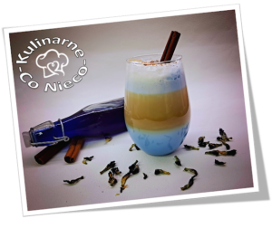 Blue Caffè Latte z Syropem Butterfly Pea Obraz12.png